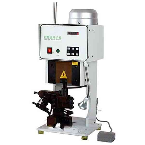 Hvordan betjene Terminal Crimping Machine