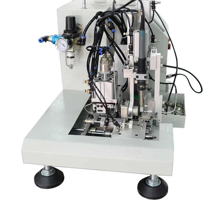 USB-datakabler overfører ladning til iPhone, smarttelefon, Android iOS-systemer via Micro Lightning type-c-kontakt, kobberkabelledning, produksjon av elektrisk mekanisk anleggsutstyr, kabeltrådfjernermaskin