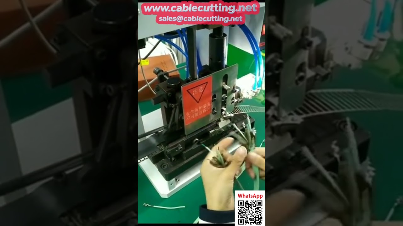 Máquina de pelado y crimpado con doble cinta de material y multimolde