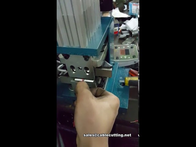Pneumatisk avisolerings- og tvinnemaskin for ledninger, Pneumatisk ledningsavisolering